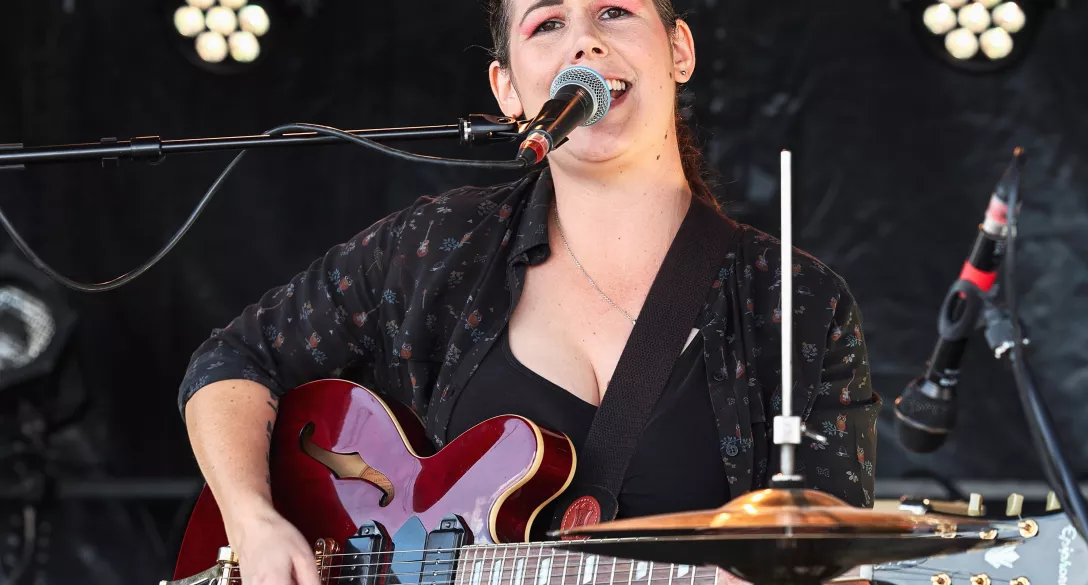ADY WOMAN BAND