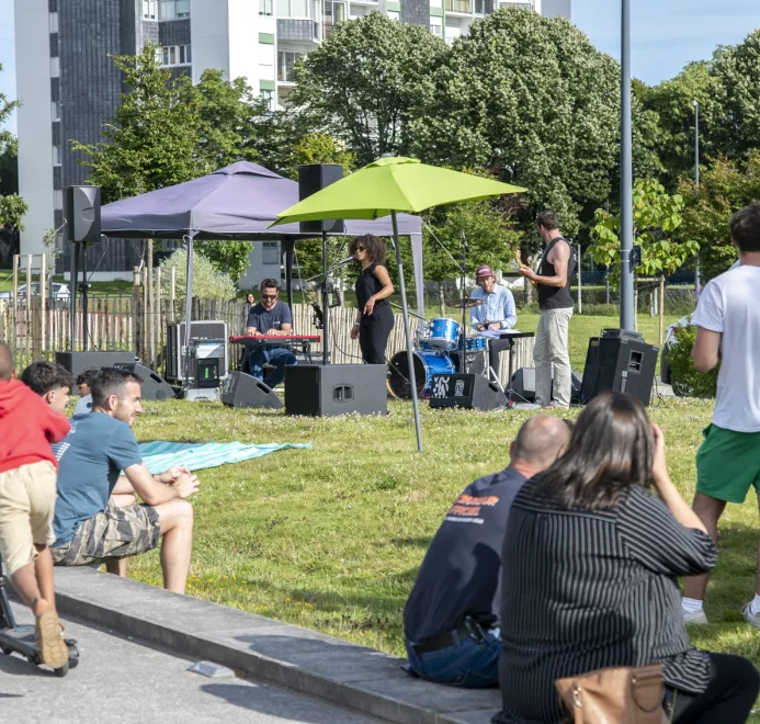 LE FESTIVAL DANS LES QUARTIERS